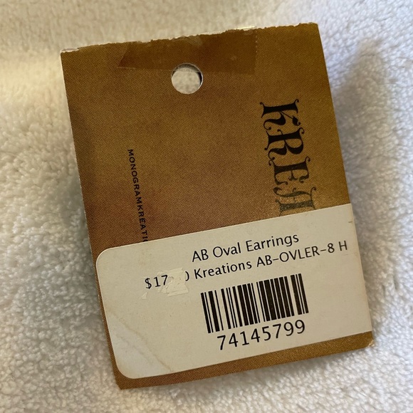 Engraved “H” earrings - Picture 5 of 5